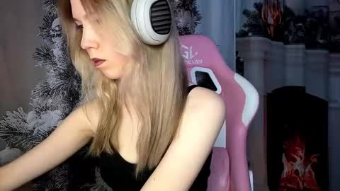 Snapshot of jerrienyhan chatting on 12.01.25 jerrienyhan online show from 12.01.25