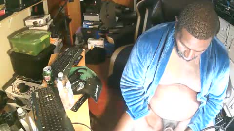 Snapshot of jerry0827 chatting on 11.07.25 jerry johnson online show from 11.07.25