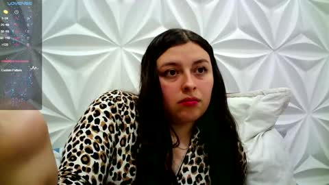 Snapshot of jerryandjessicaa chatting on 11.11.25 Jess y Jerry online show from 11.11.25