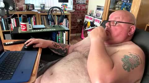 Snapshot of jerseyhammer01 chatting on 06.08.26 Harry online show from 06.08.26