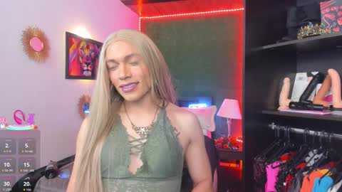 Snapshot of jess69jones chatting on 10.09.25 Jess online show from 10.09.25