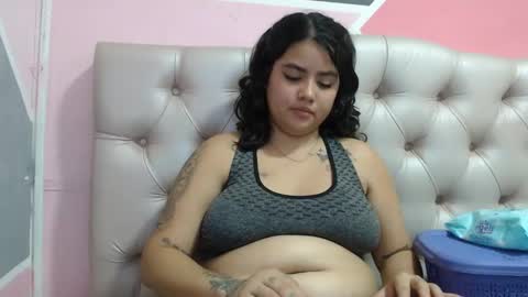 Snapshot of jess_beauty chatting on 12.11.24 jess beauty online show from 12.11.24