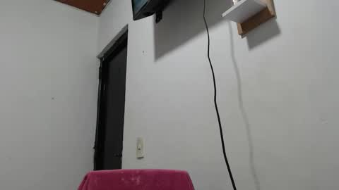 Snapshot of jess_beauty chatting on 10.10.25 jess beauty online show from 10.10.25