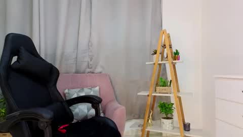 bella  adams online show from 02.12.25