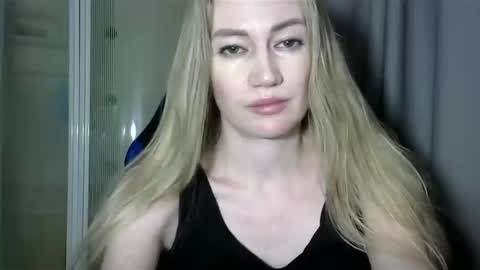 JessFox1 online show from 01.07.25