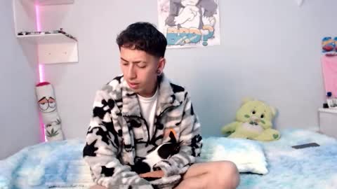 Snapshot of jessica_n_rogger chatting on 11.11.25 Jess And Rogger independents online show from 11.11.25