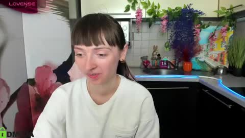 Snapshot of jessicaforris chatting on 04.22.26 jessicaforris online show from 04.22.26