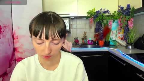Snapshot of jessicaforris chatting on 04.28.26 jessicaforris online show from 04.28.26