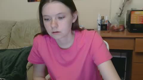 jessicaholland1 online show from 05.17.26