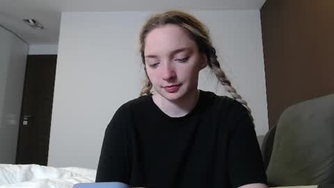Snapshot of jessicahwinters chatting on 06.13.26 Jessica online show from 06.13.26