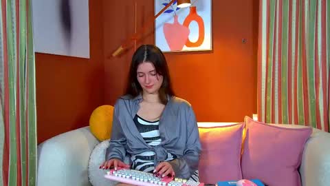 Snapshot of jessicajewells45 chatting on 09.21.25 Jessica online show from 09.21.25