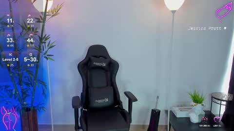 Snapshot of jessicapratt chatting on 02.24.25 Jessica Pratt IG jessicaxpratt online show from 02.24.25