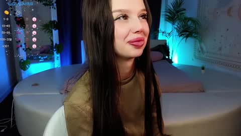 Snapshot of jessie_johns chatting on 12.09.24 jessie_johns online show from 12.09.24