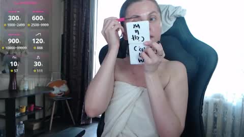 Snapshot of jessiemays chatting on 06.08.26 Jess online show from 06.08.26