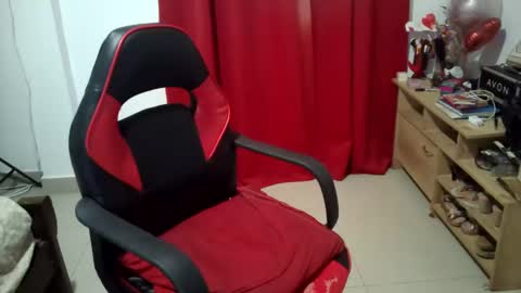 Snapshot of jessikahot01xx11 chatting on 11.13.25 jessika online show from 11.13.25