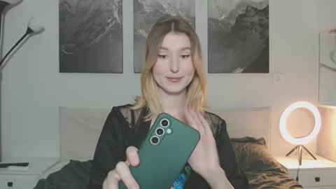 Snapshot of jessstonem chatting on 10.22.25 jessstonem online show from 10.22.25