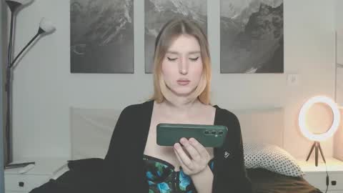 Snapshot of jessstonem chatting on 10.28.25 jessstonem online show from 10.28.25