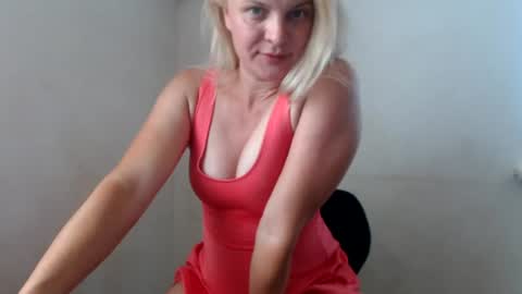 Snapshot of jessyangels chatting on 06.28.26 jessyangels online show from 06.28.26
