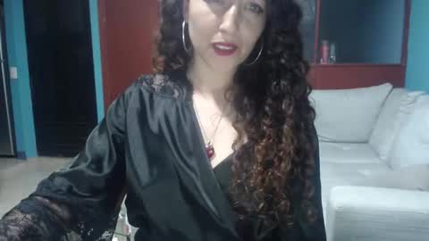 Snapshot of jessymoon00 chatting on 05.25.26 jessy online show from 05.25.26