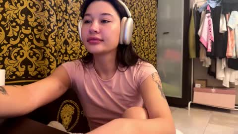 Snapshot of jesusitacatts chatting on 11.10.25 Lynn online show from 11.10.25