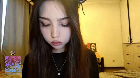 I am Gina ntmu Lets hit 10 Thumbs Up together online show from 02.10.26