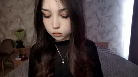 I am Gina ntmu Lets hit 10 Thumbs Up together online show from 04.13.26