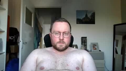 jeuneloup92 online show from 02.25.25