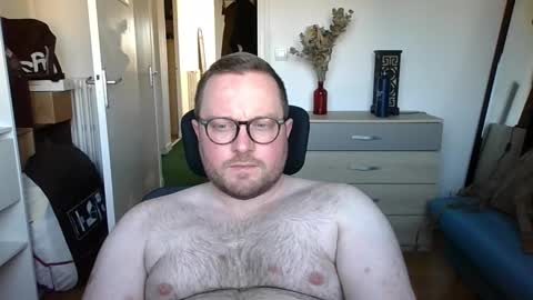 jeuneloup92 online show from 11.30.25