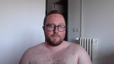 Snapshot of jeuneloup92 chatting on 07.06.26 jeuneloup92 online show from 07.06.26