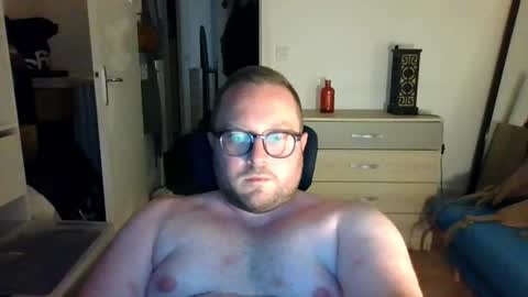 Snapshot of jeuneloup92 chatting on 07.18.26 jeuneloup92 online show from 07.18.26