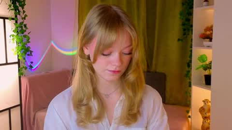 Gwen online show from 04.11.26