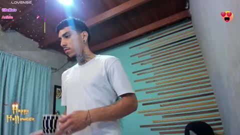 Jharol  online show from 10.18.25