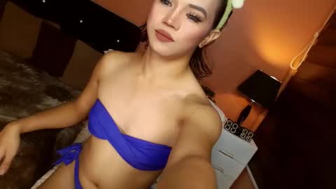 Snapshot of jhenagoddess chatting on 11.04.25 JHENA online show from 11.04.25