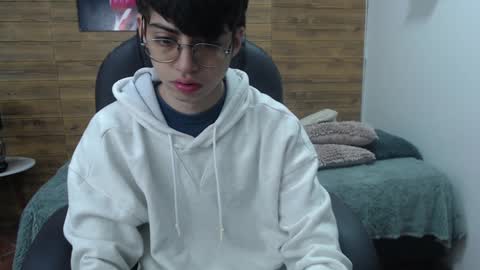 Snapshot of jhoellx chatting on 01.06.25 Jhoel online show from 01.06.25