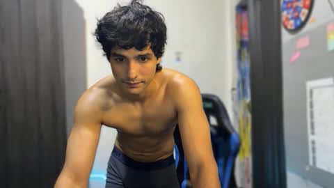 Snapshot of jhon_2000s chatting on 12.21.25 jhon online show from 12.21.25