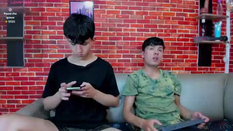 Snapshot of jhon_kleinn chatting on 05.21.26 Jake y Troy online show from 05.21.26