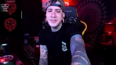 Snapshot of jhonny_ackerman chatting on 09.25.25 jhonny_ackerman online show from 09.25.25