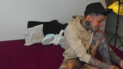 Snapshot of jhonny_ackerman chatting on 10.21.25 jhonny_ackerman online show from 10.21.25