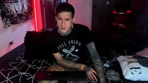 Snapshot of jhonny_ackerman chatting on 11.20.25 jhonny_ackerman online show from 11.20.25