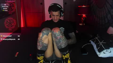 Snapshot of jhonny_ackerman chatting on 12.04.25 jhonny_ackerman online show from 12.04.25