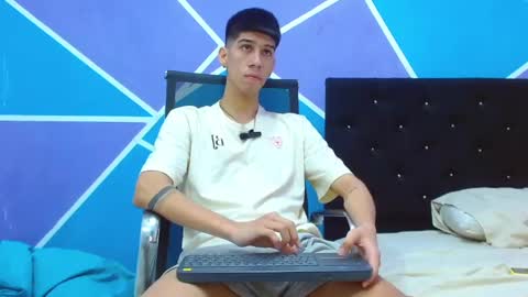 Snapshot of jhony_sex3 chatting on 02.03.25 jhony_sex3 online show from 02.03.25