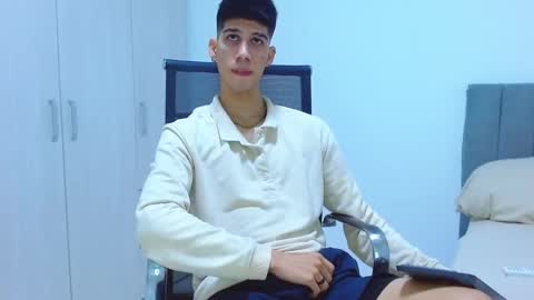 Snapshot of jhony_sex3 chatting on 10.15.25 jhony_sex3 online show from 10.15.25