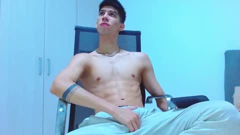 Snapshot of jhony_sex3 chatting on 10.24.25 jhony_sex3 online show from 10.24.25