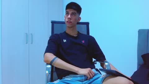 Snapshot of jhony_sex3 chatting on 11.08.25 jhony_sex3 online show from 11.08.25