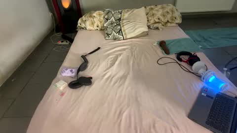 Snapshot of jhopeftw chatting on 02.19.26 Anya online show from 02.19.26