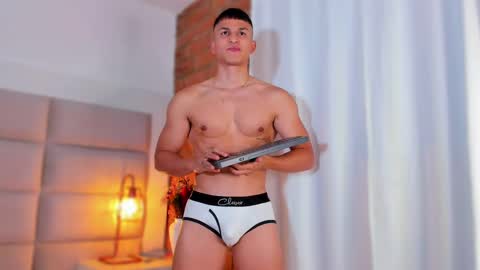 Snapshot of jhosua_hunt chatting on 03.01.25 Jhosua Hunt online show from 03.01.25