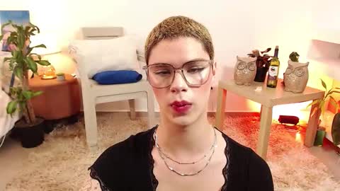 Jhuan Nhez online show from 10.22.25