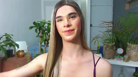 Jhuan Nhez online show from 04.05.26