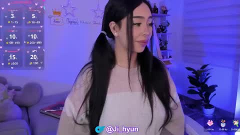 Snapshot of ji_hyun chatting on 04.21.26 Ji online show from 04.21.26