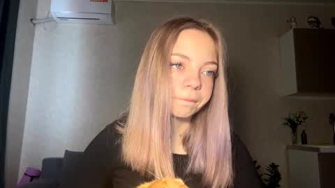 Snapshot of jimmiesobczynski chatting on 10.30.25 Steff online show from 10.30.25